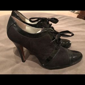 Tahari ankle boot black patent